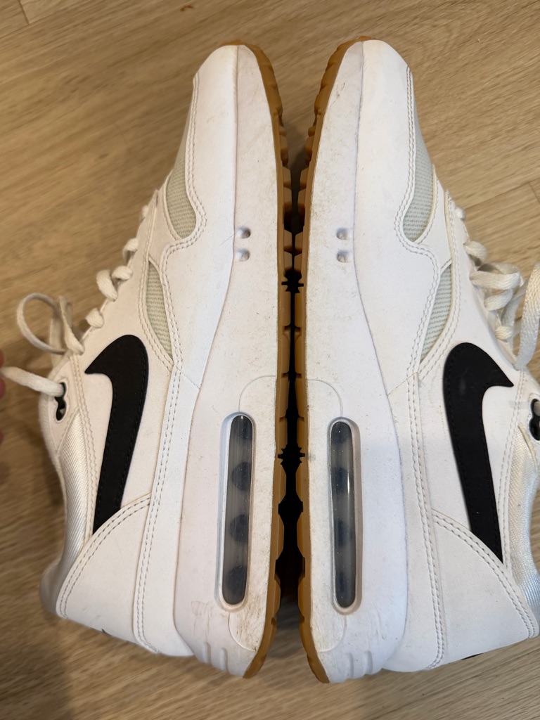 Nike White Golf Sneakers With Black Swoosh Size 10